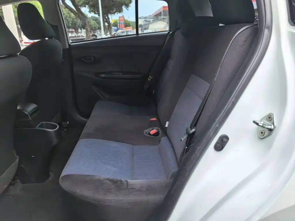 Toyota Yaris L 2019 — фото 17