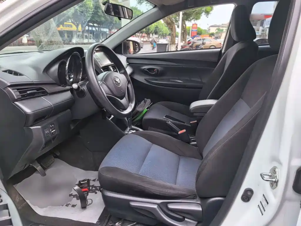 Toyota Yaris L 2019 — фото 15