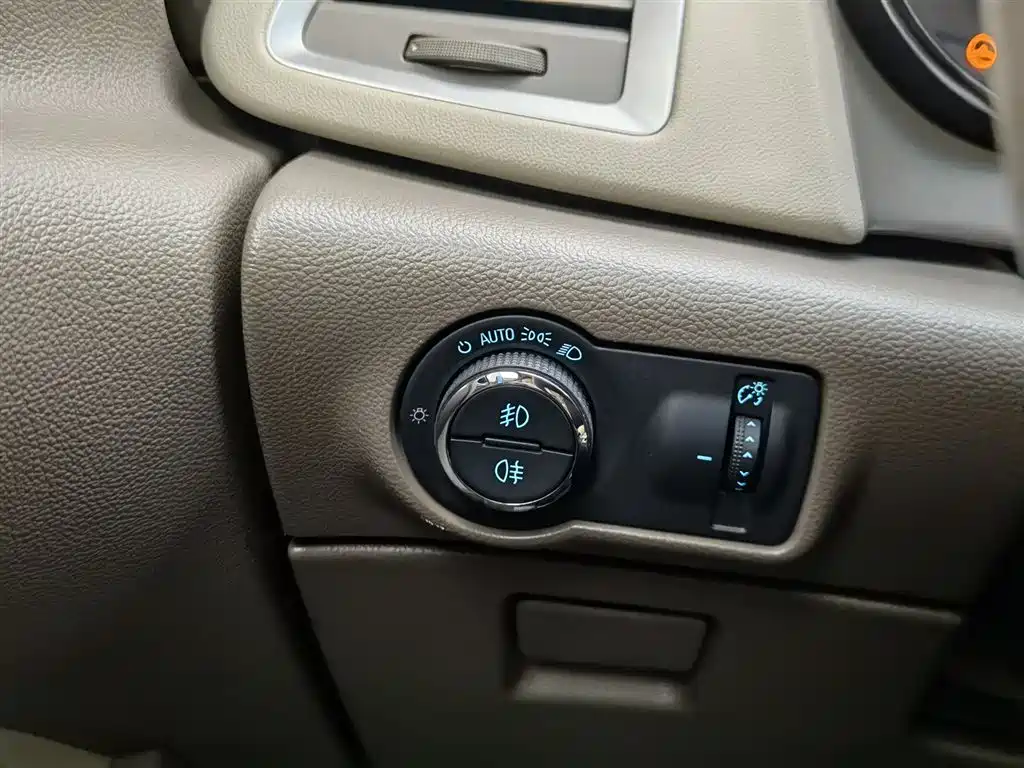 Buick Excelle 2014 — фото 21