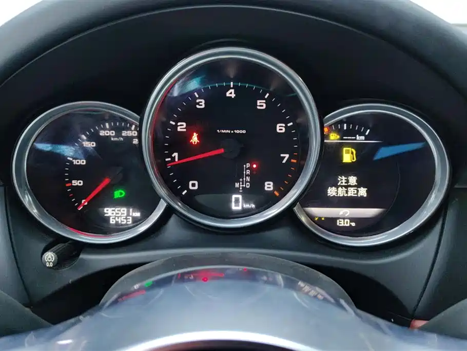 Porsche Macan 2018 — фото 14