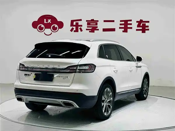 Lincoln Nautilus 2021