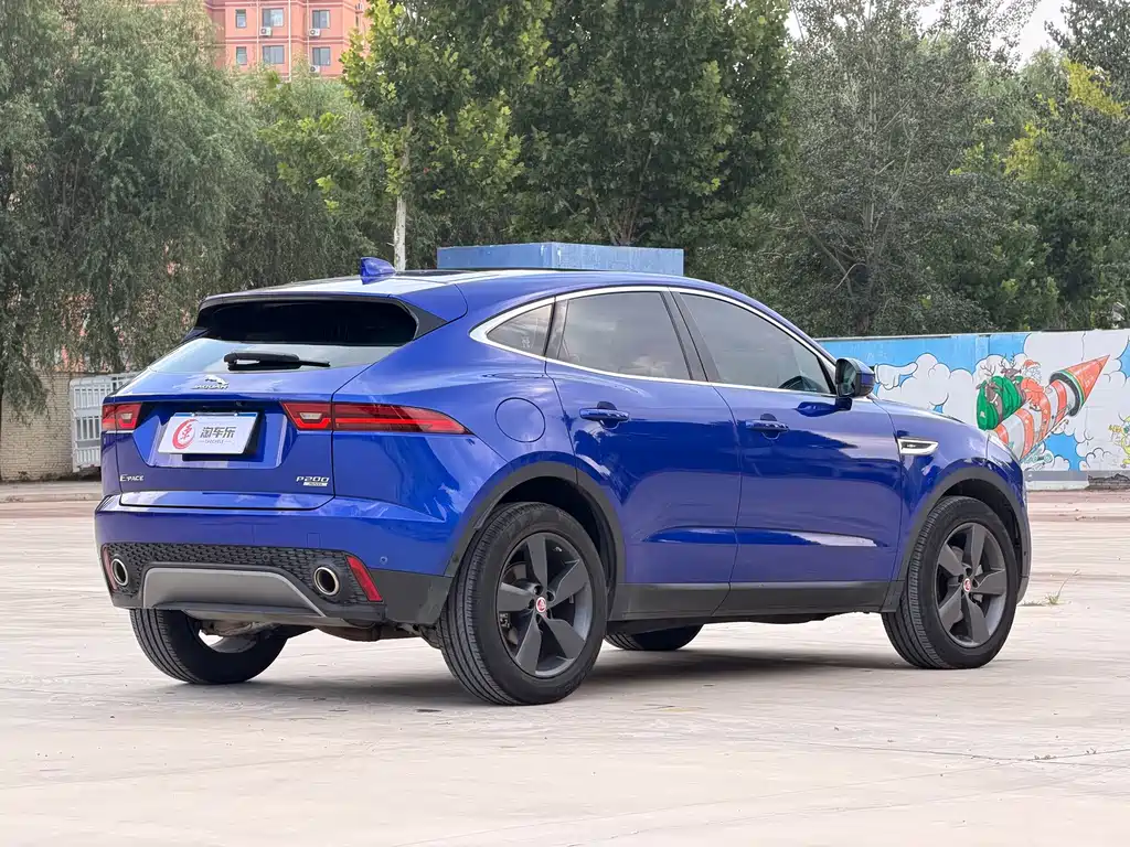 Jaguar E-PACE 2021 — фото 16
