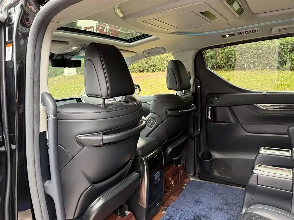 Toyota Vellfire 2020 — фото 9