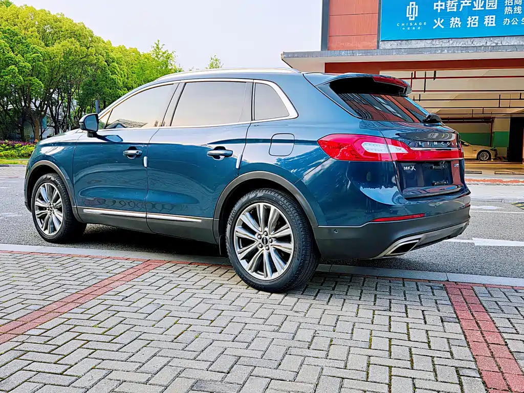 Lincoln MKX 2018 — фото 11