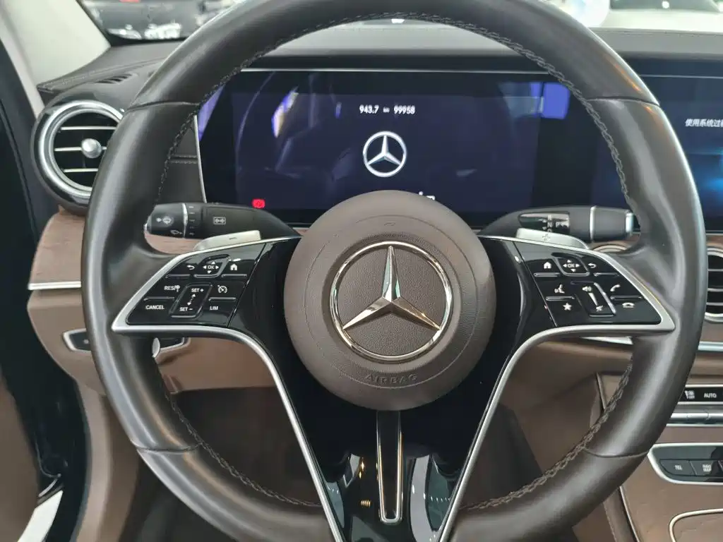 Mercedes-Benz E-Class 2023 — фото 12