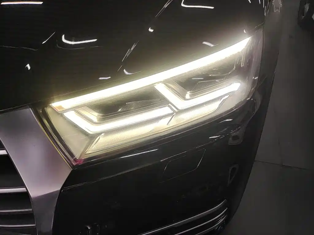 Audi Q5L 2019 — фото 24