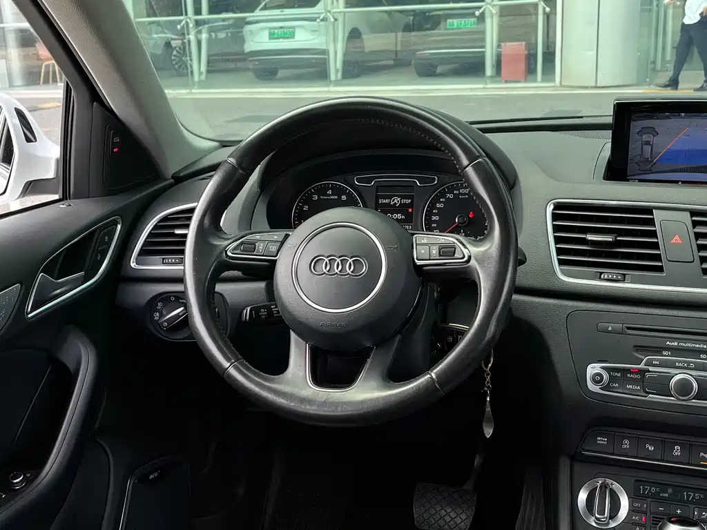 Audi Q3 2016 — фото 13