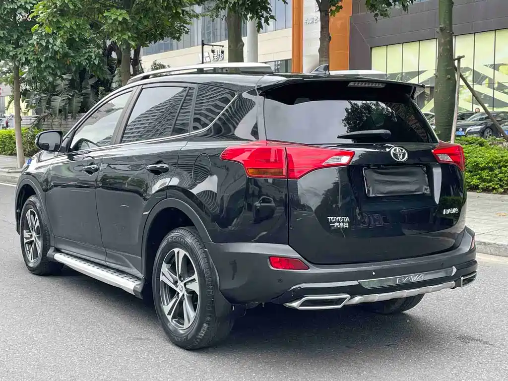 Toyota RAV4 2016 — фото 5