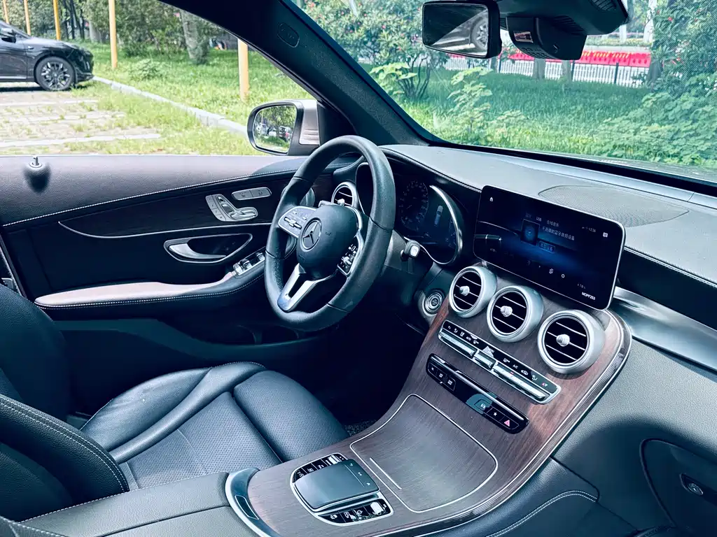 Mercedes-Benz GLC 2021 — фото 20
