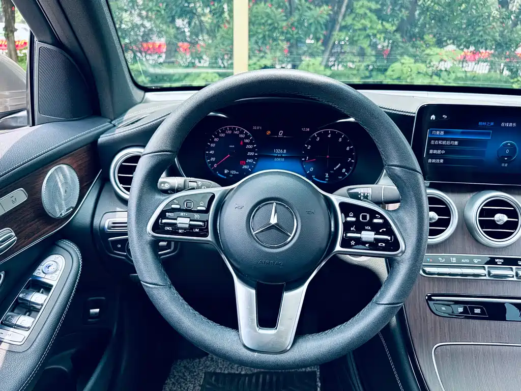 Mercedes-Benz GLC 2021 — фото 33