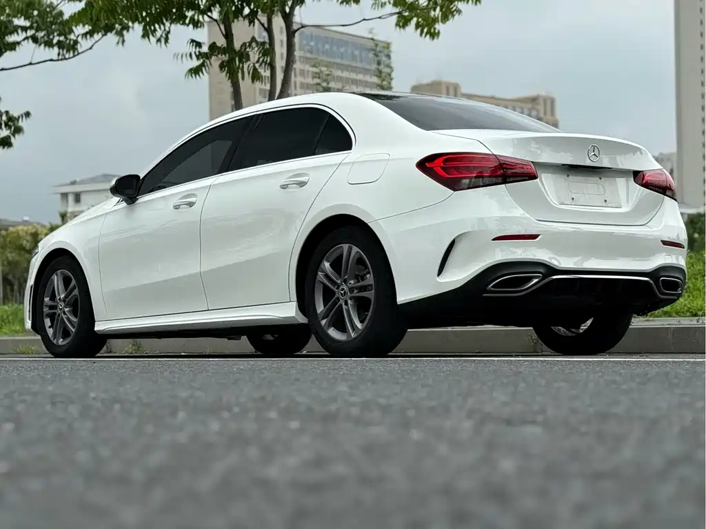Mercedes-Benz A-Class 2024 — фото 15
