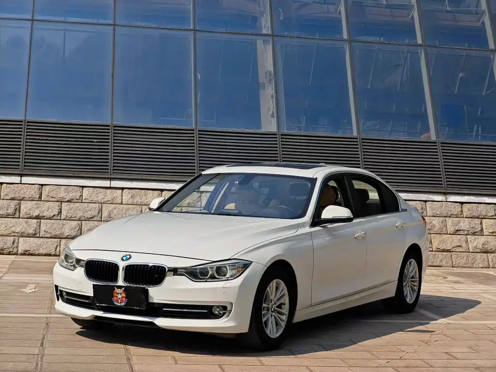 BMW 3 Series 2015 — фото 1