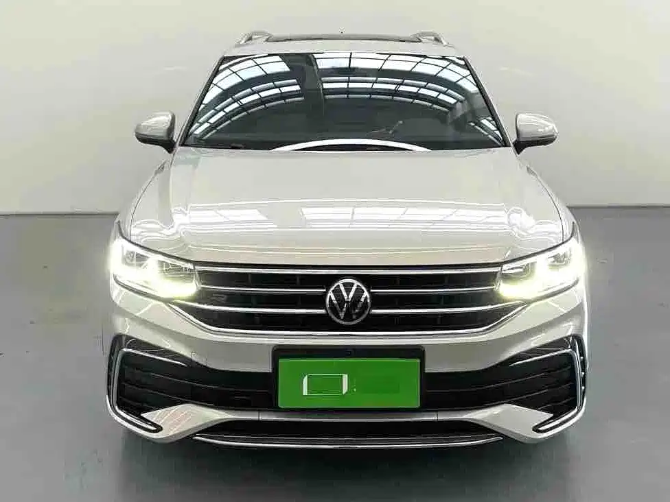 Volkswagen Tiguan L 2023 — фото 8