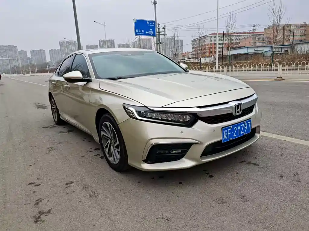 Honda Inspire 2018 — фото 3