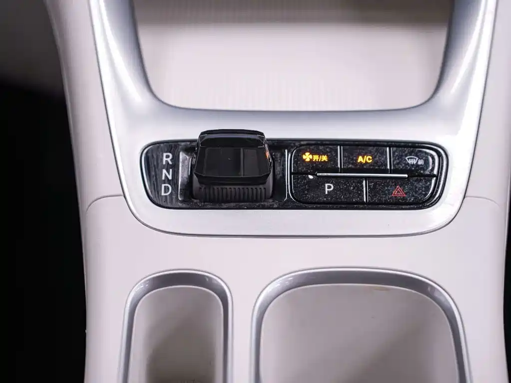 Geely Galaxy Starwish 2025 — фото 20