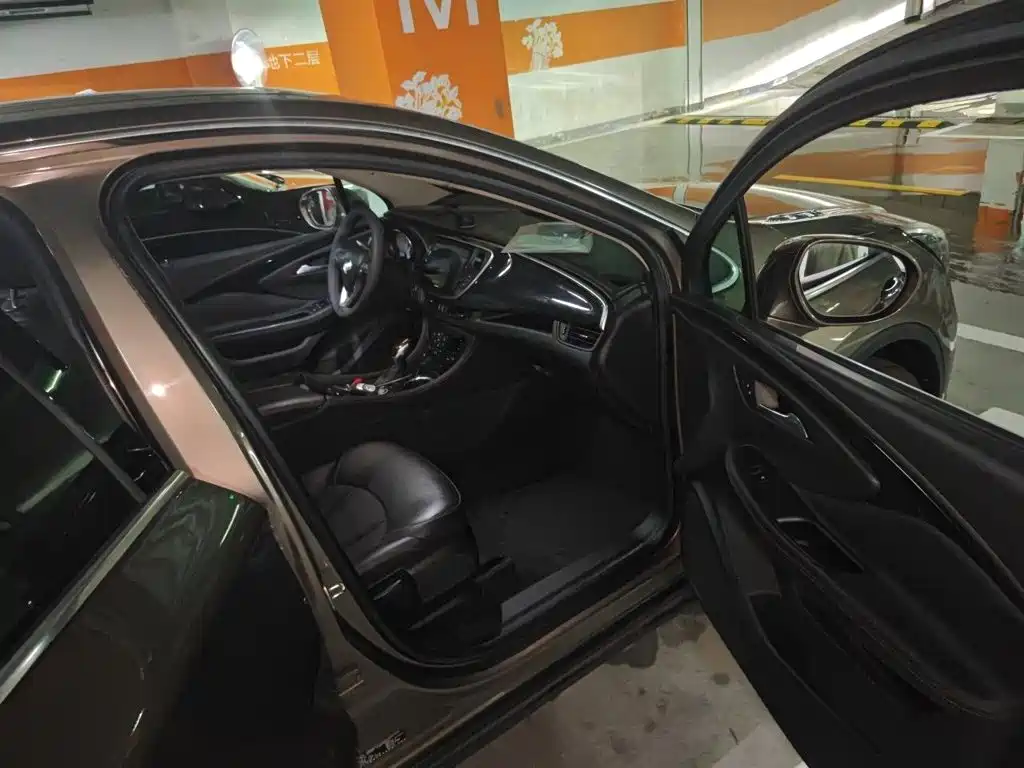 Buick Envision Plus 2017 — фото 20