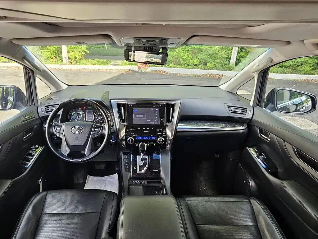 Toyota Vellfire 2020 — фото 15