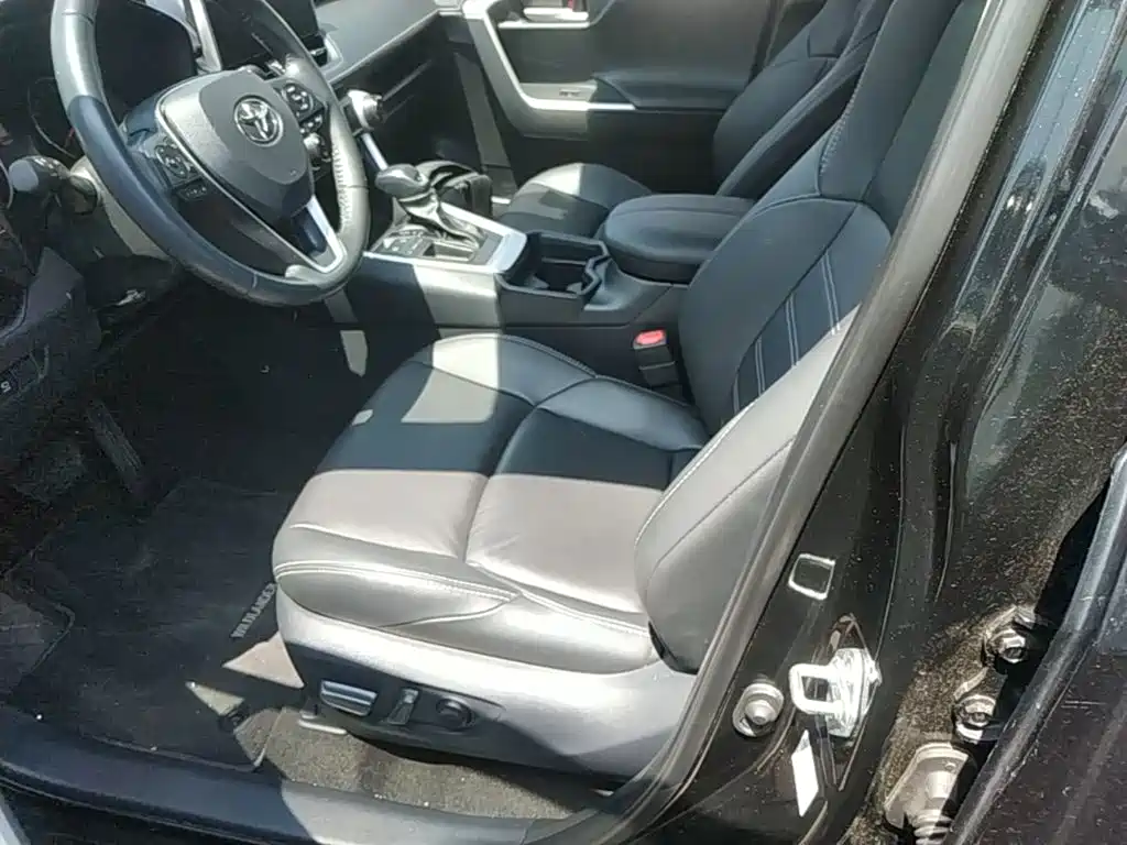 Toyota Wildlander 2023 — фото 15