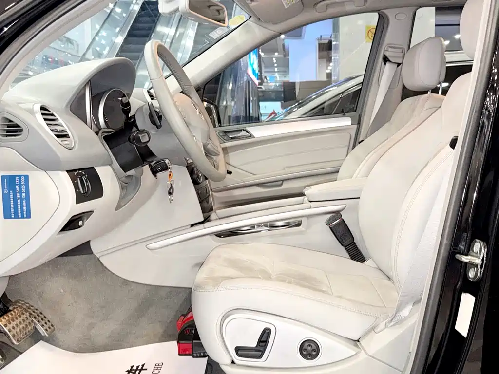 Mercedes-Benz M-Class 2011 — фото 18