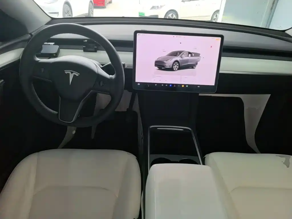 Tesla Model Y 2022 — фото 10