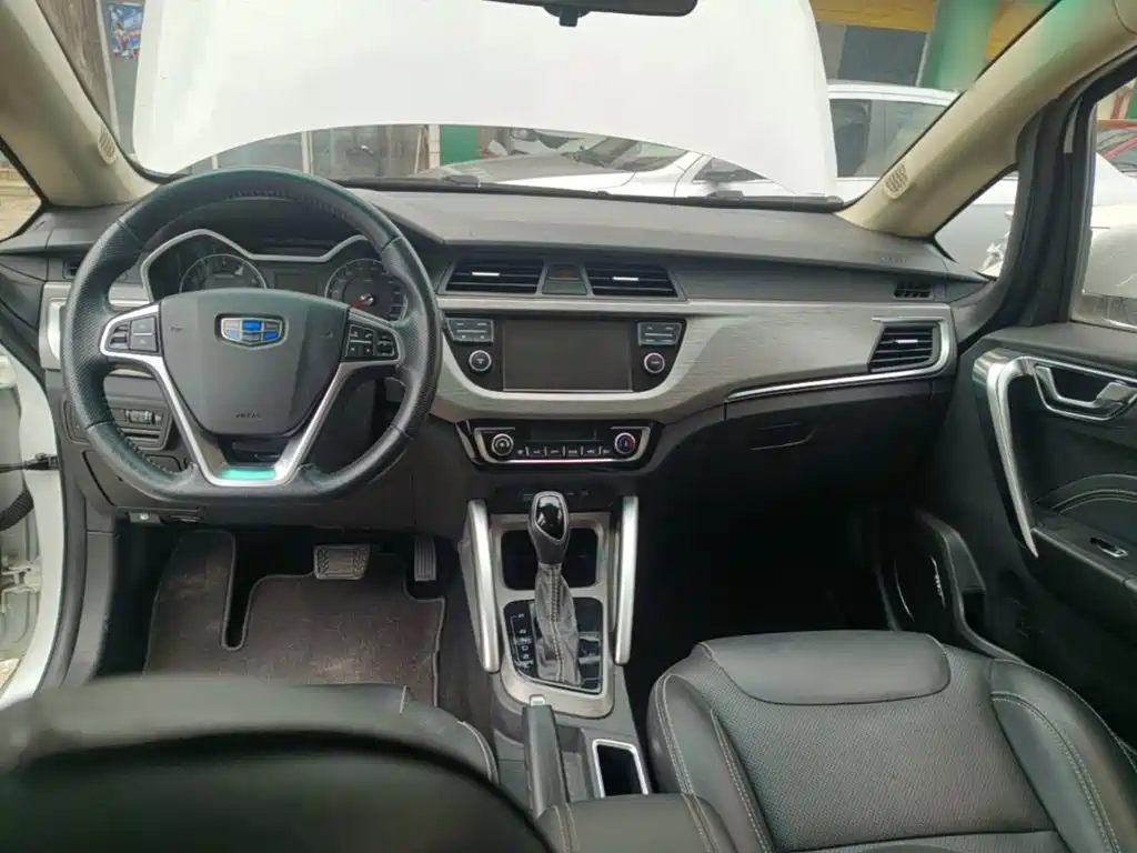 Geely Vision X3 2018 — фото 10