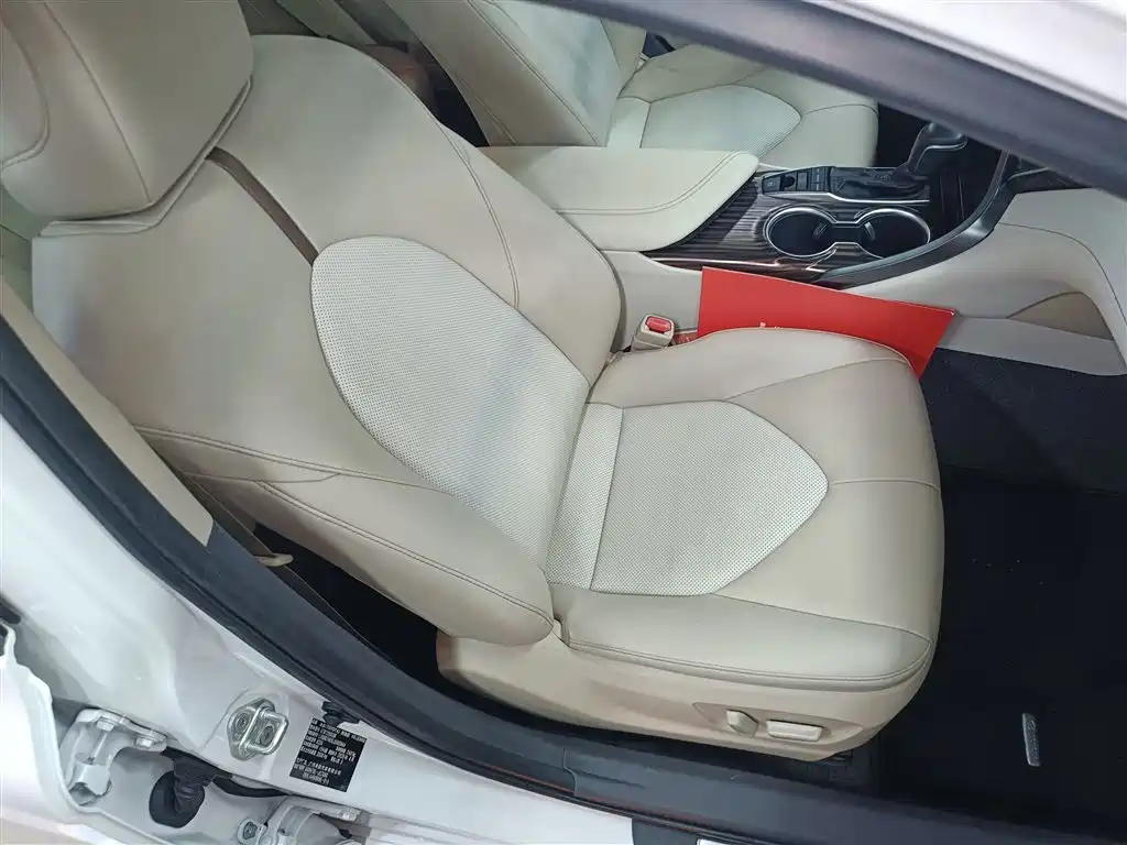 Toyota Camry 2020 — фото 20