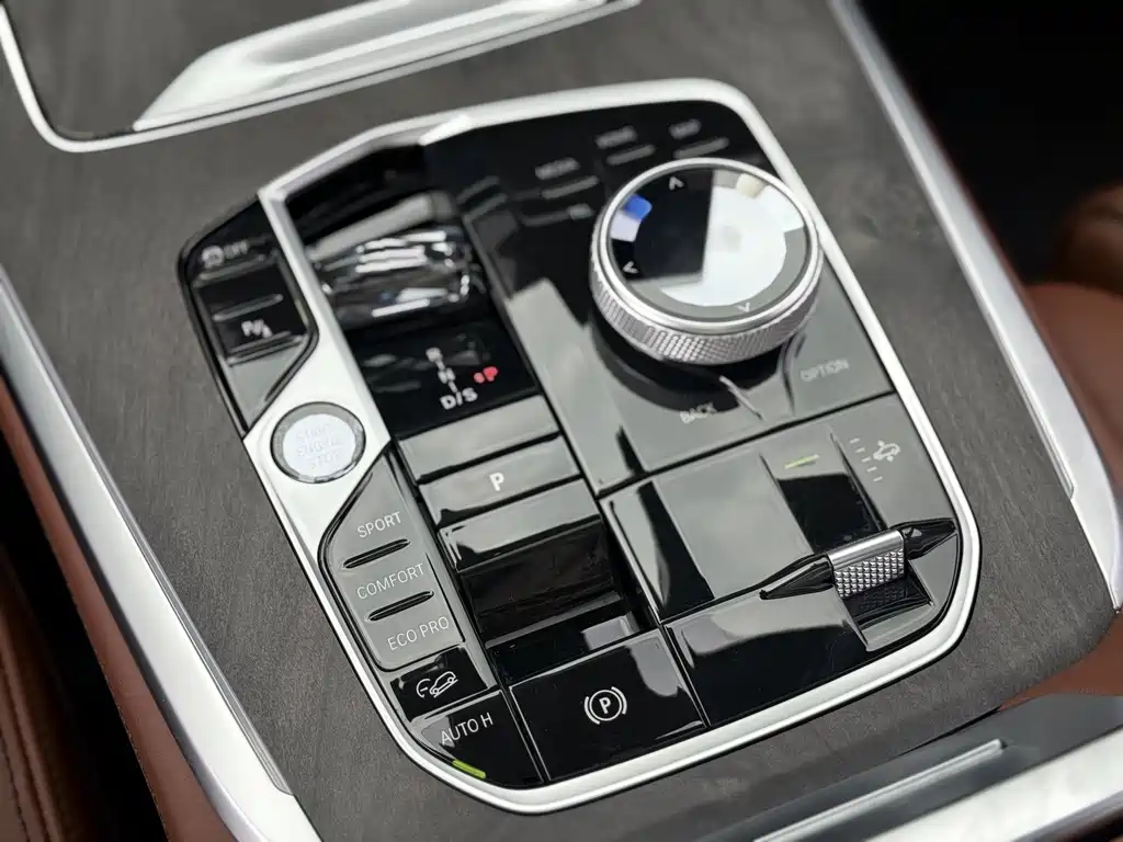 BMW X7 2025 — фото 16