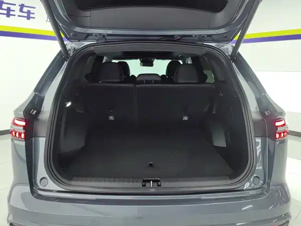 Geely Xingyue L 2024