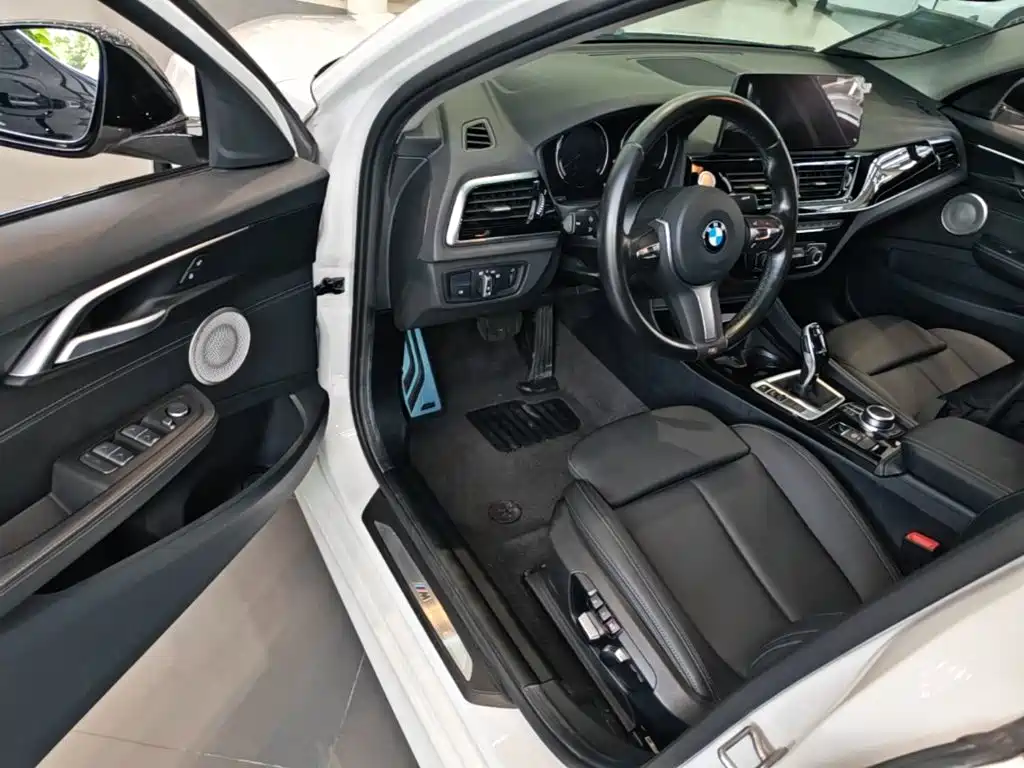 BMW 1 Series 2021 — фото 16
