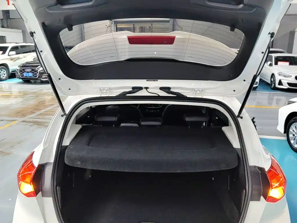 Ford Focus 2021 — фото 19