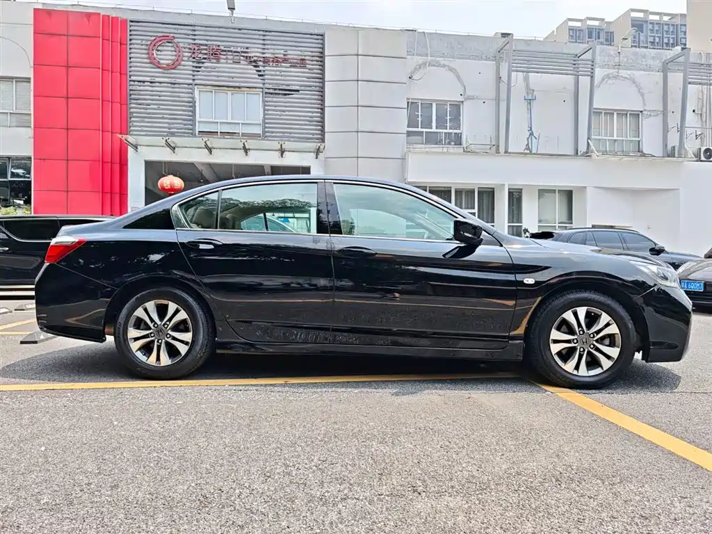Honda Accord 2013 — фото 4