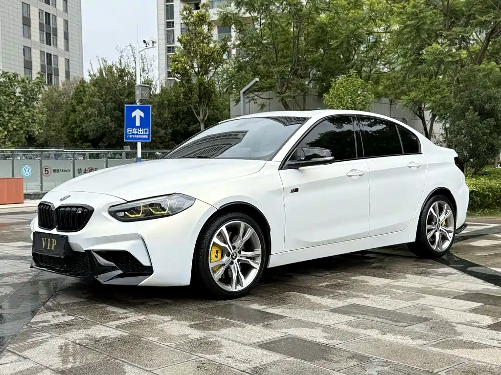 BMW 1 Series 2017 — фото 1