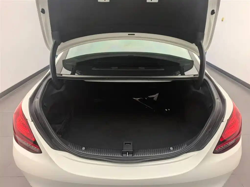 Mercedes-Benz C-Class 2019 — фото 14