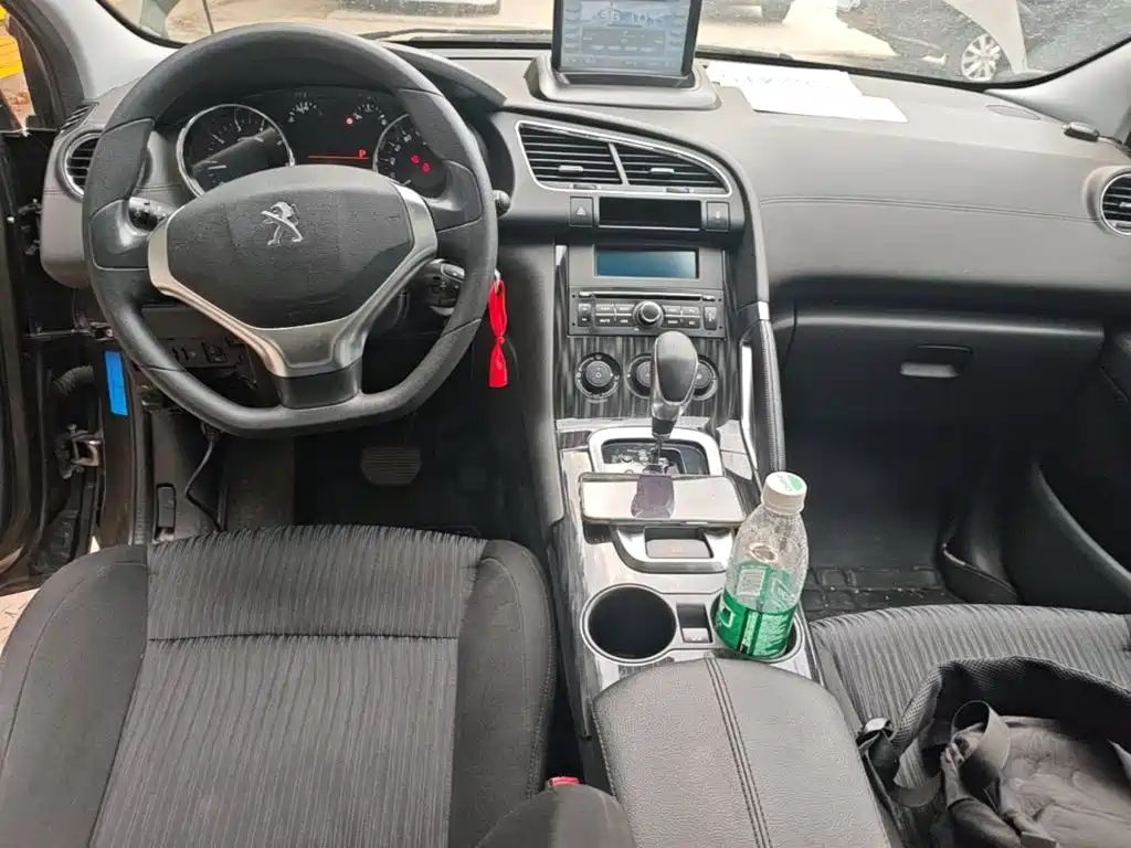 Peugeot 3008 2015 — фото 10