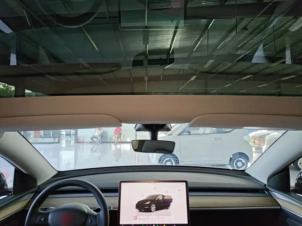 Tesla Model Y 2023 — фото 18