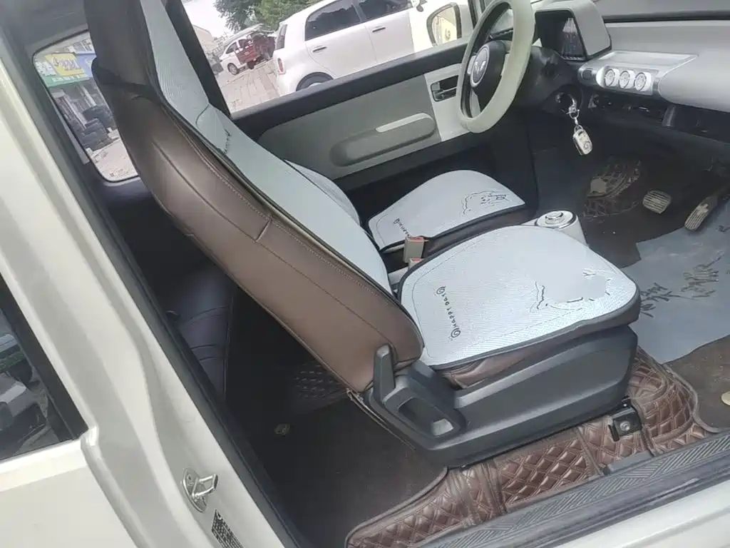 Wuling Air ev Clear Sky 2023 — фото 25