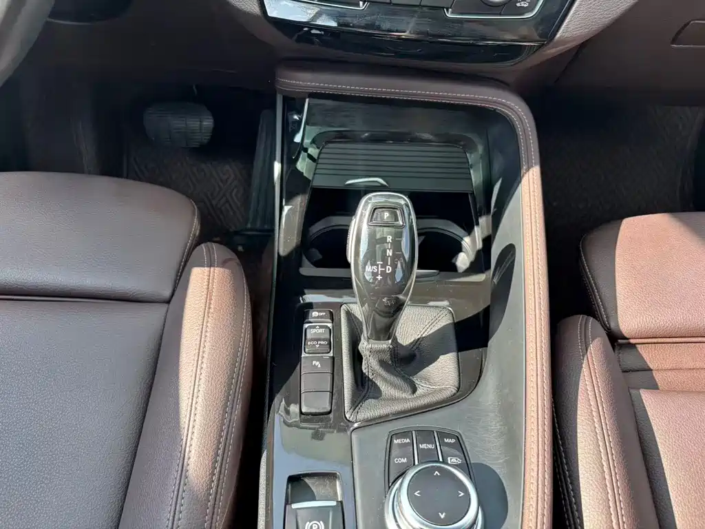 BMW X2 2023 — фото 13