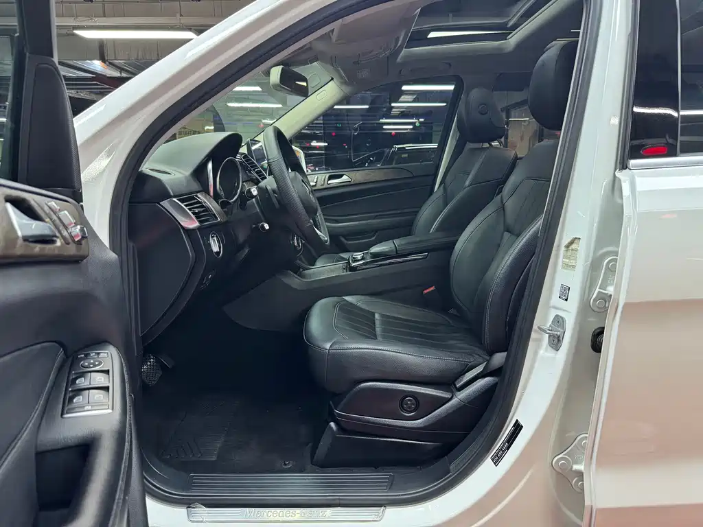 Mercedes-Benz GLE 2017 — фото 11