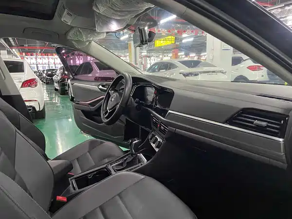 Volkswagen Sagitar 2020
