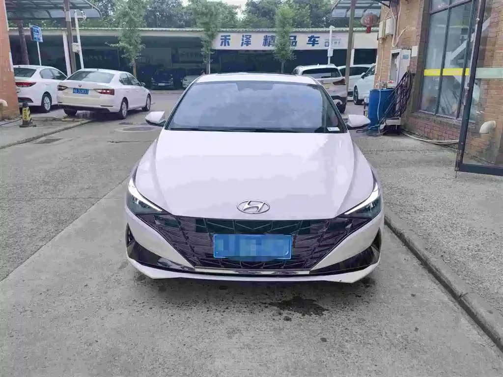 Hyundai Elantra 2023 — фото 2