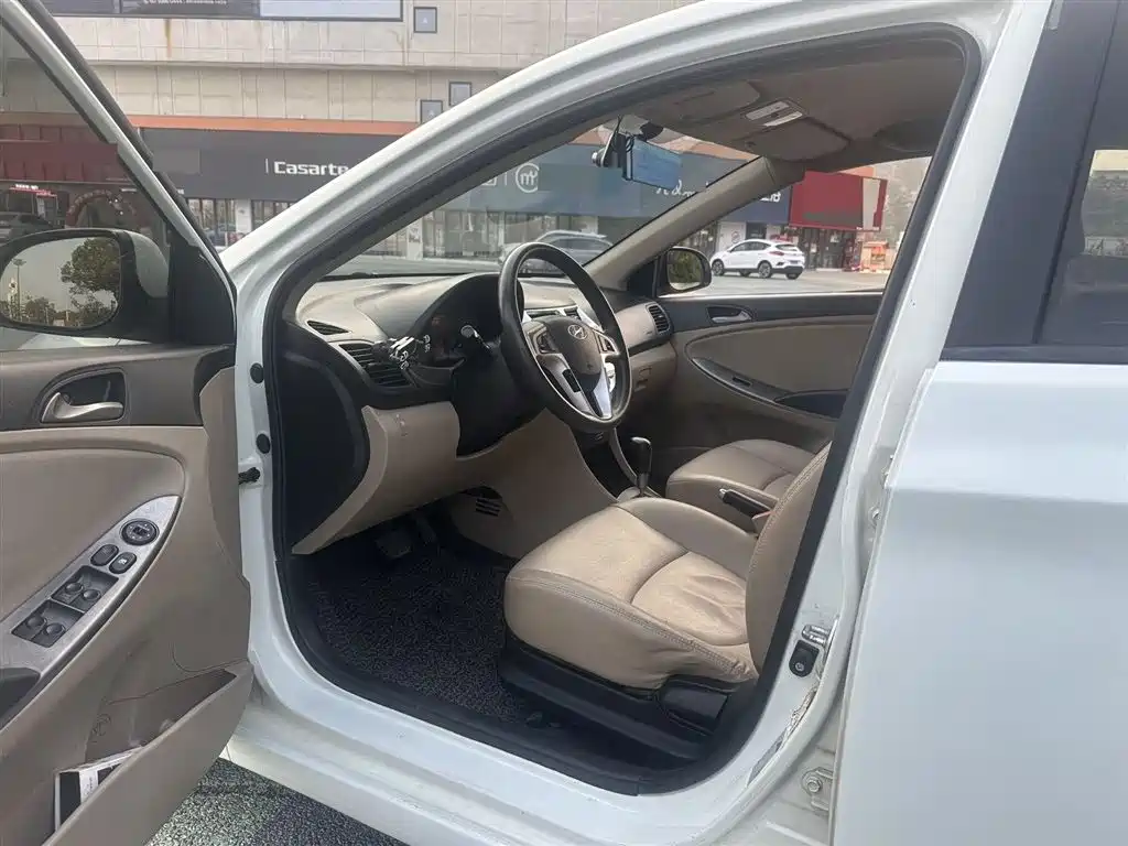 Hyundai Verna 2016 — фото 7