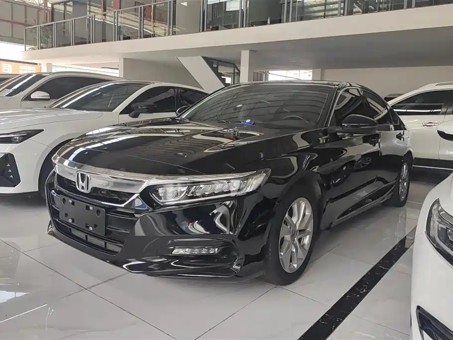 Honda Accord 2020 — фото 1