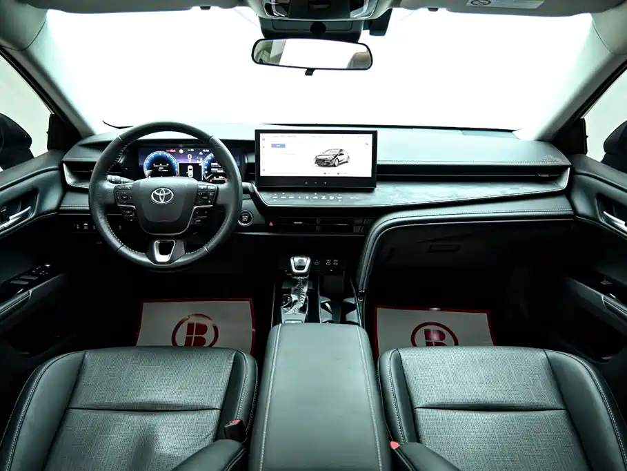 Toyota Camry 2024 — фото 14