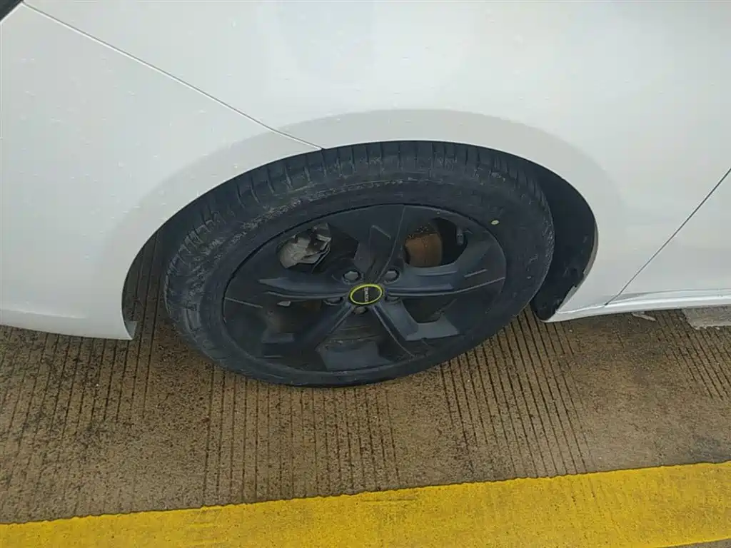 Roewe i6 MAX 2022 — фото 23