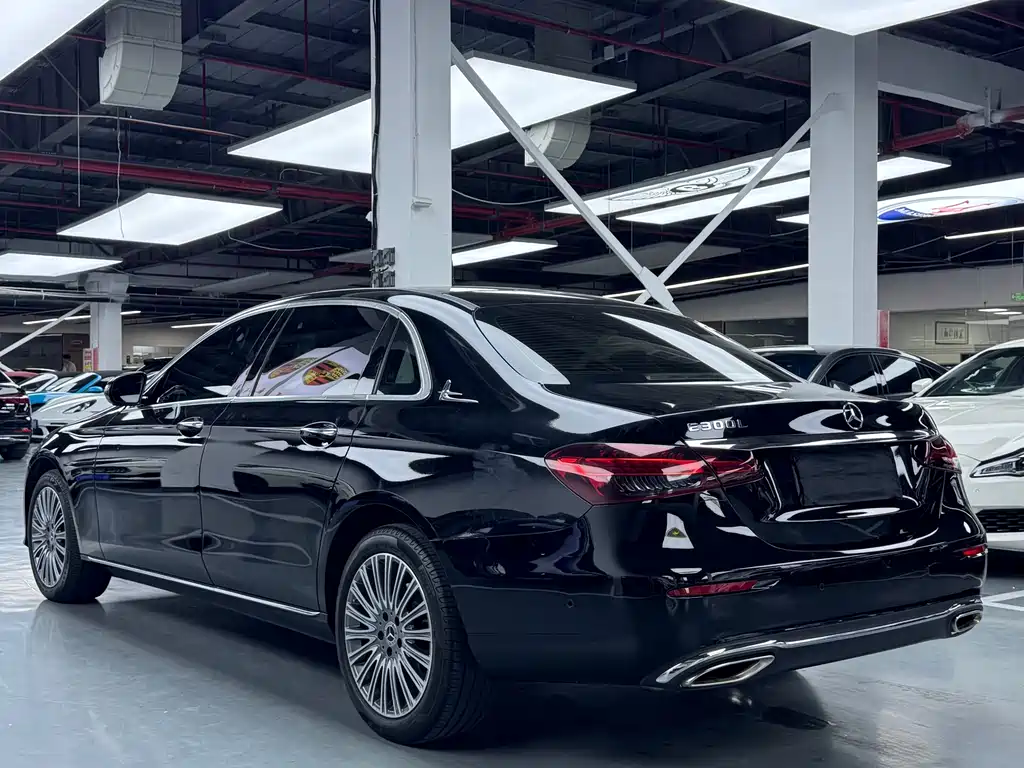 Mercedes-Benz E-Class 2022 — фото 25