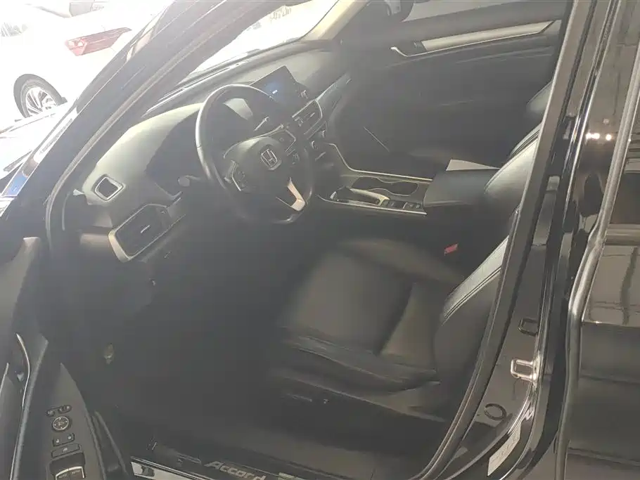 Honda Accord 2020 — фото 9