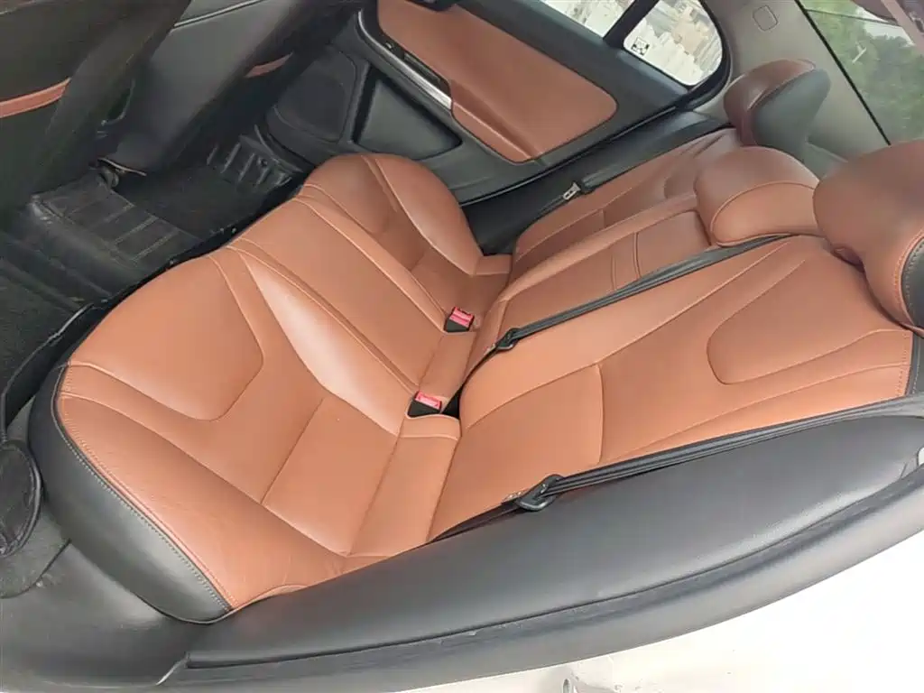 Volvo S60 2017 — фото 17