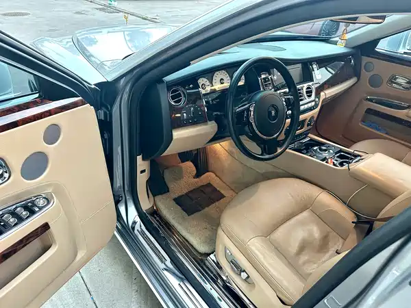 Rolls-Royce Ghost 2011