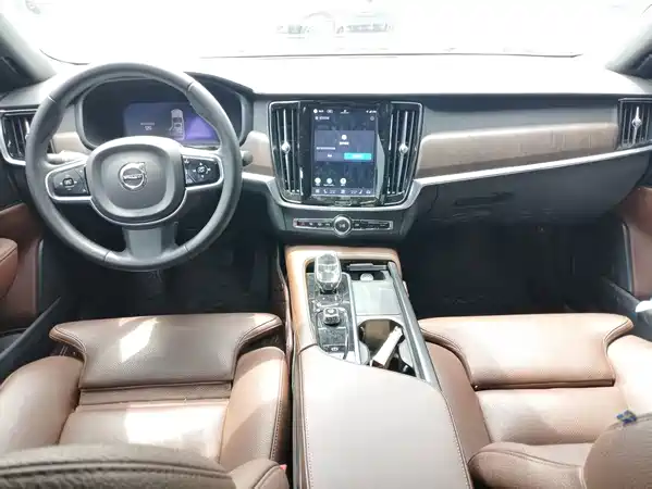 Volvo S90 2023