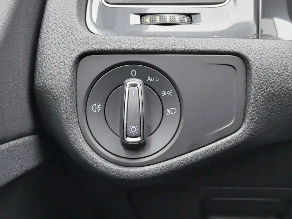 Volkswagen Golf Pure Electric 2020 — фото 21